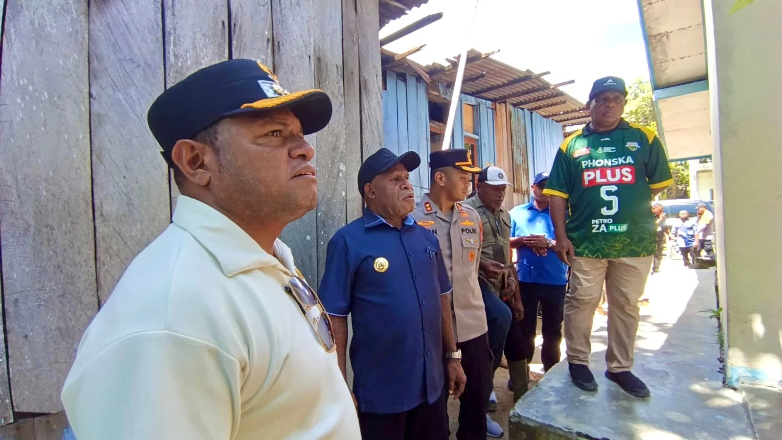 Bupati dan Wabup Jayapura Pantau Pembangunan Jalan dan Tinjau Layanan Kesehatan di Tarfia