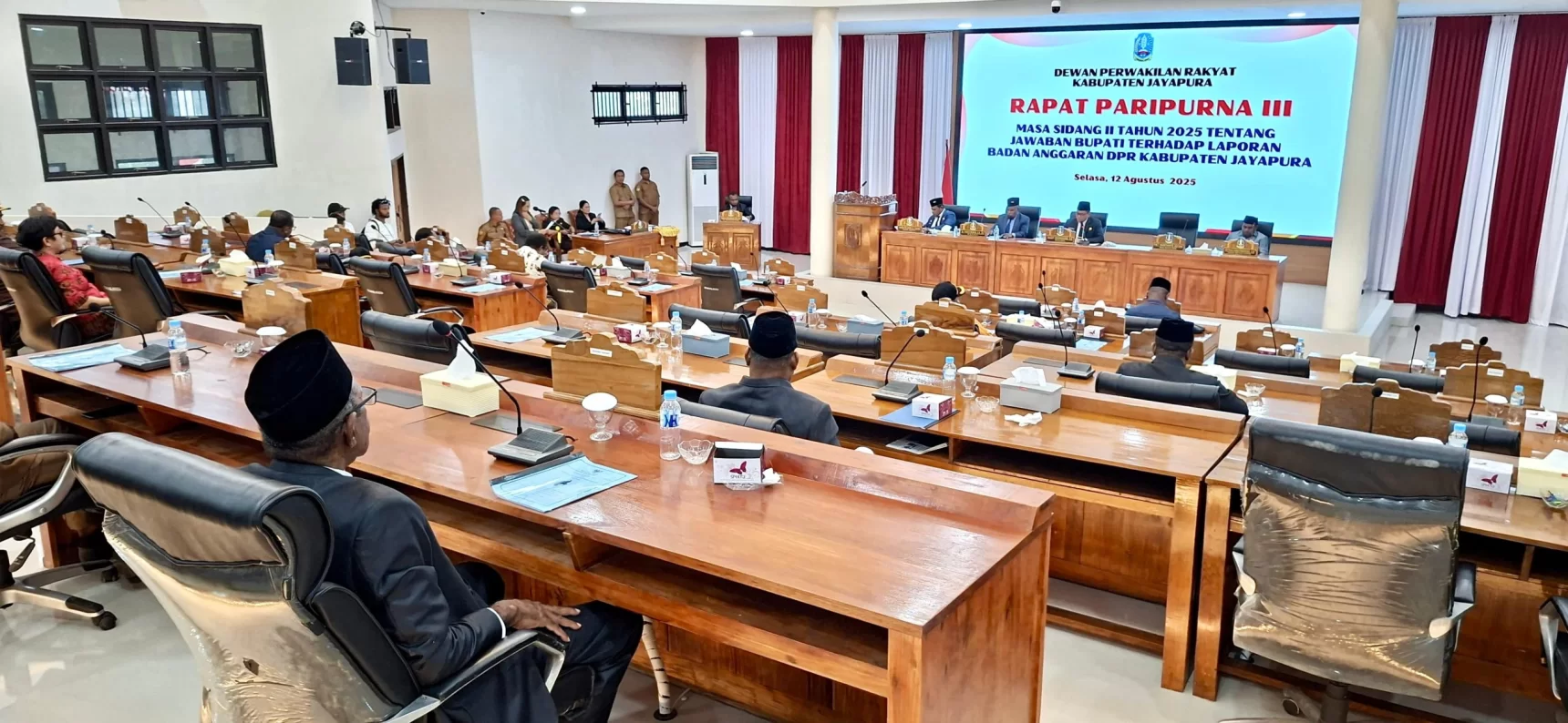 Bupati Jayapura Jawab Laporan Banggar Raperda Pertanggungjawaban APBD 2024
