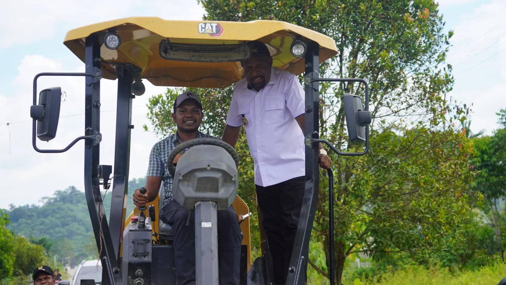 Bupati Jayapura Resmi Membuka Pembangunan Jalan SP 1, SP 2 hingga Kampung Omon, Tegaskan Komitmen Pemerataan Pembangunan