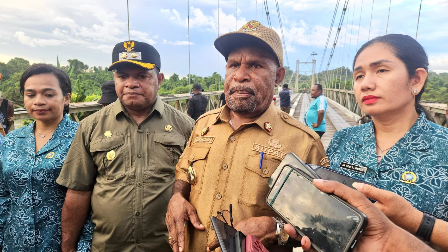 Dukung Pelayanan Masyarakat di Distrik Airu, Bupati Jayapura Segera Lakukan Koordinasi Dengan Pihak Telkomsel