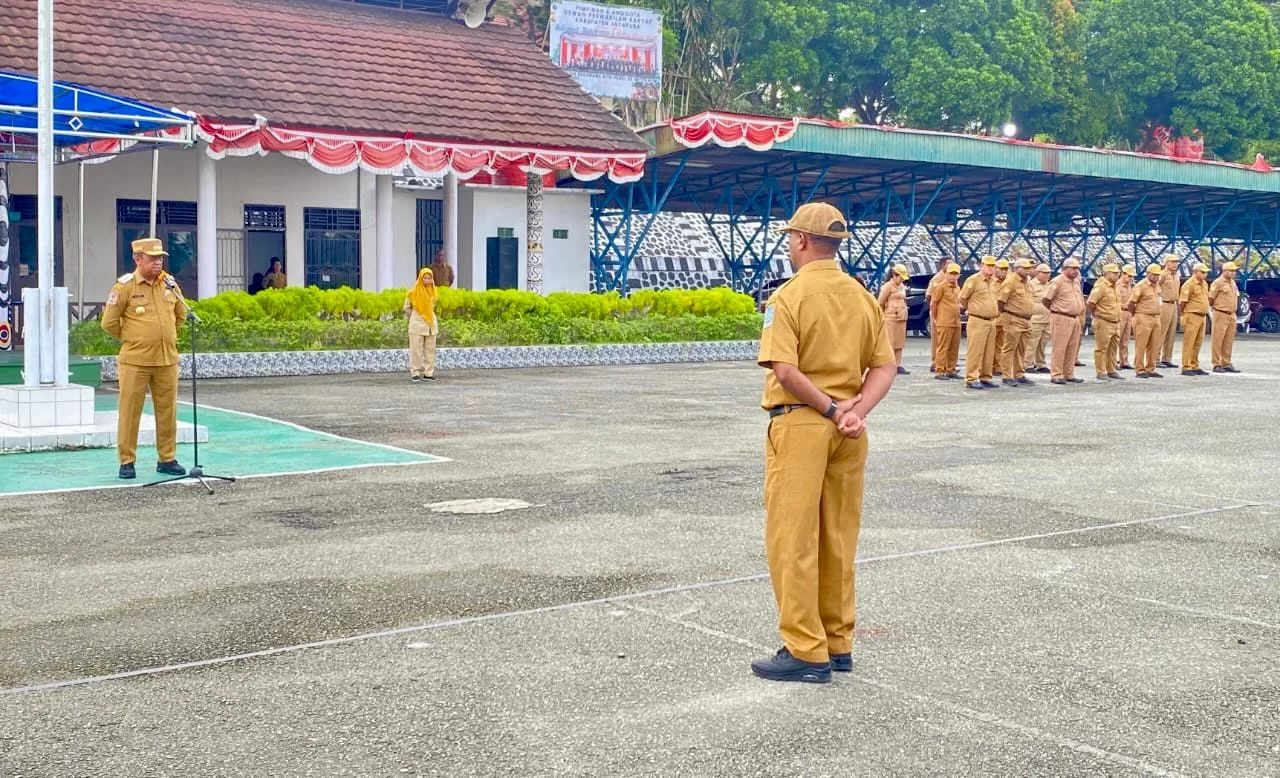 Gelar Apel Perdana, Pj Bupati Siriwa Minta OPD Dapat Selesaikan Persoalan 2024