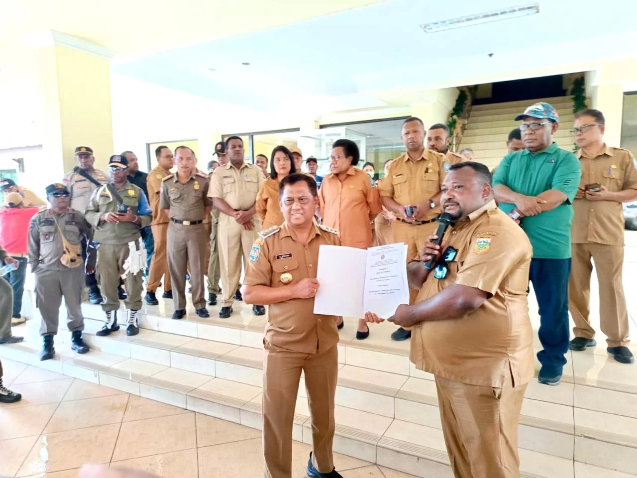 Ini Penjelasan Pj Bupati Siriwa Terkait Tuntutan ASN Pemkab Jayapura