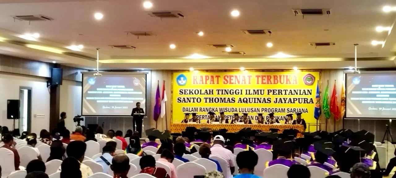 Ini Pesan Pj Bupati Siriwa Kepada Wisuda STIPER Santo Thomas Aquinas Jayapura
