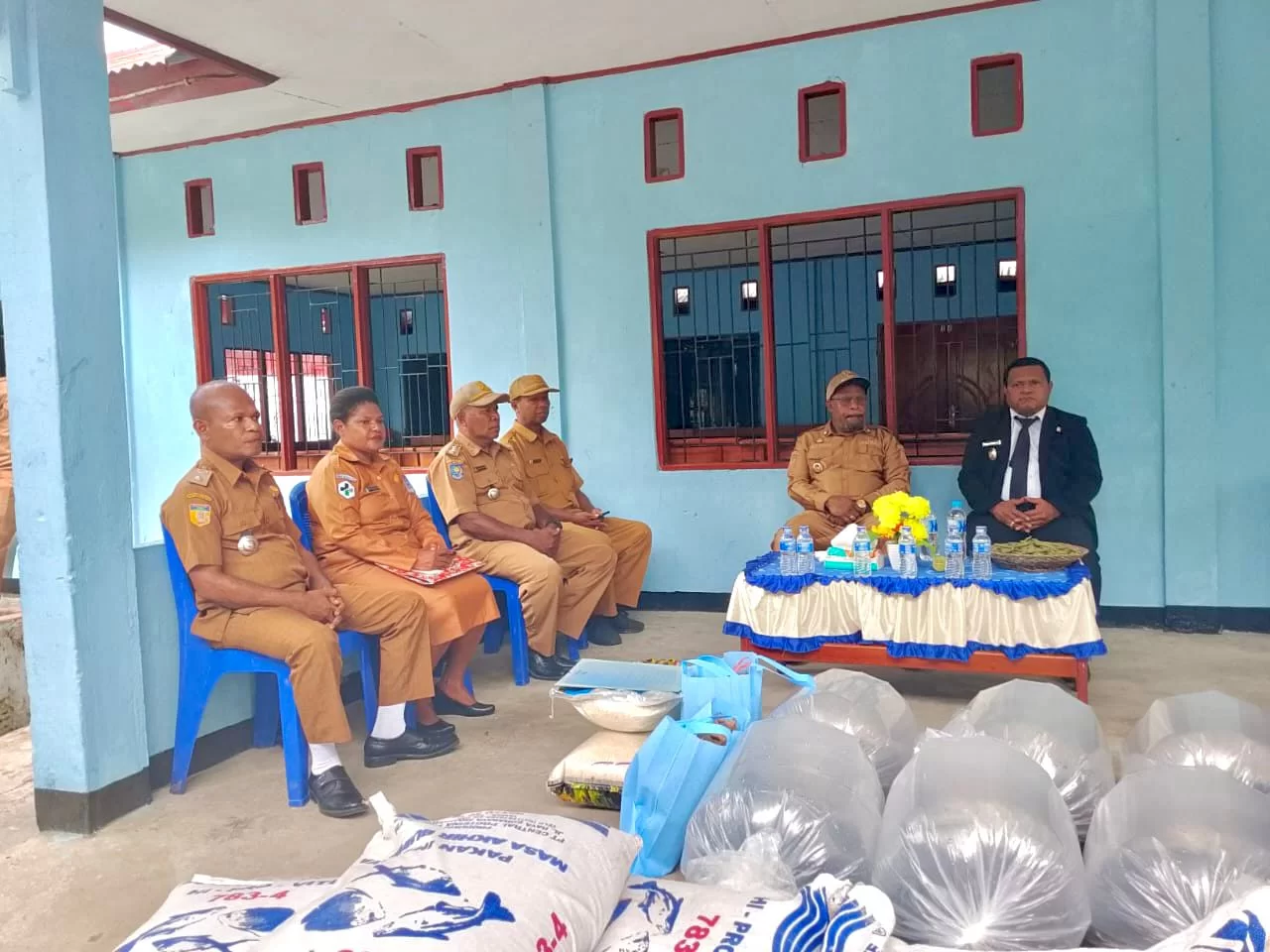 Kunjungan Kerja ke Distrik Waibu, Bupati dan Wakil Bupati Terima Aspirasi
