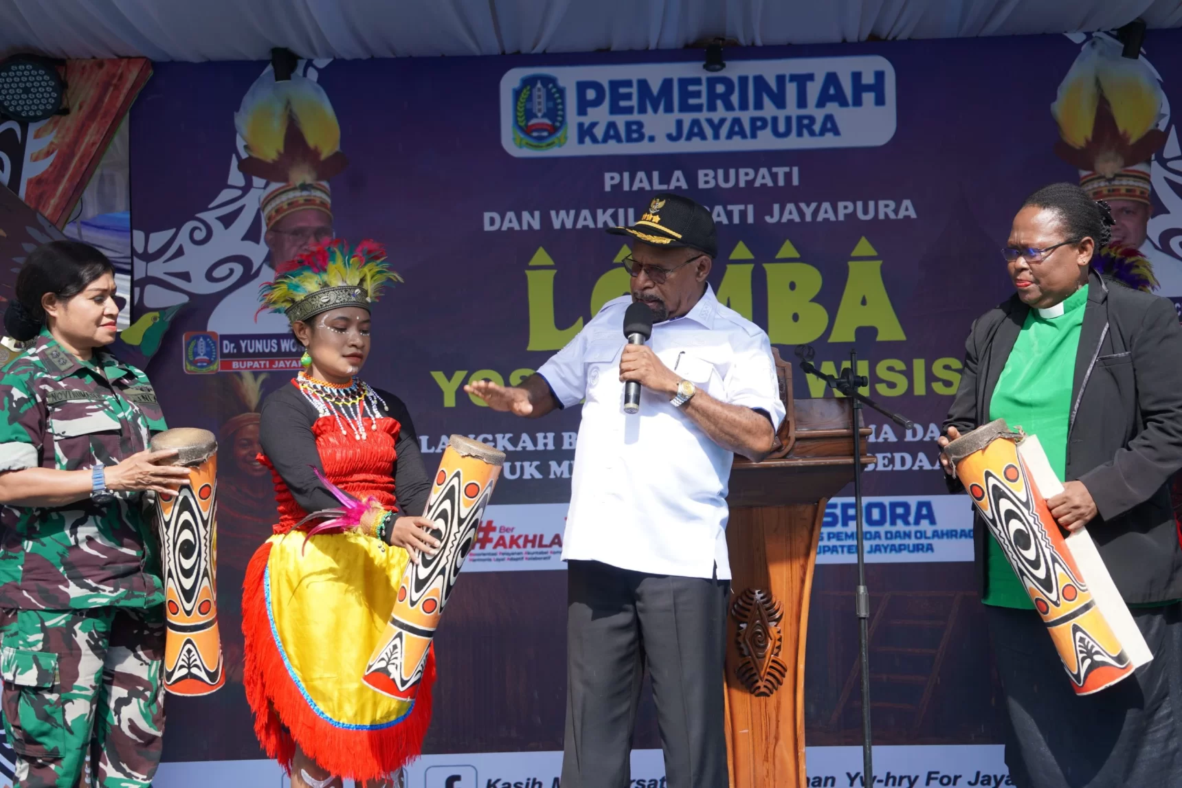 Lomba Yospan dan Wisisi Peringati HUT RI Ke-80, Bupati Yunus Wonda: Jangan Lupakan Budaya