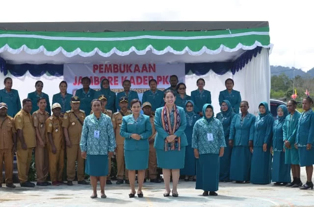 Membuka Jambore PKK Tingkat Kampung Distrik Yapsi, Begini Pesan Ketua TP PKK Kabupaten Jayapura