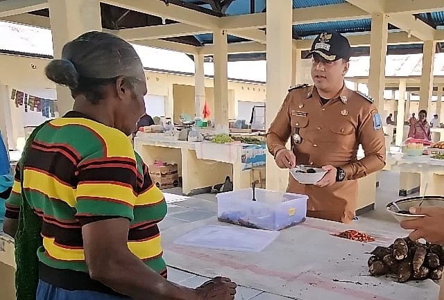 Pasca Diresmikan Bupati, Pasar Banuku Kini Menjadi Pusat Perputaran Perekonomian Warga