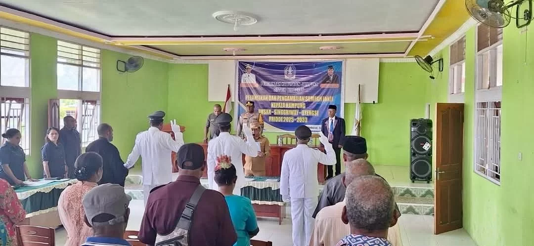 Pelantikan dan Pengambilan Sumpah Janji Tiga Kepala Kampung di Distrik Nimboran