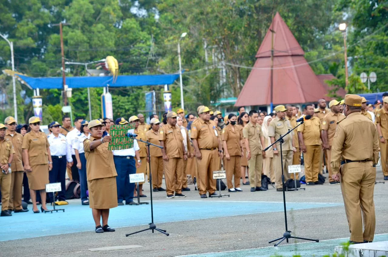 Pimpin Apel Pagi ASN, Wakil Bupati Jayapura Tekankan Pentingnya Disiplin