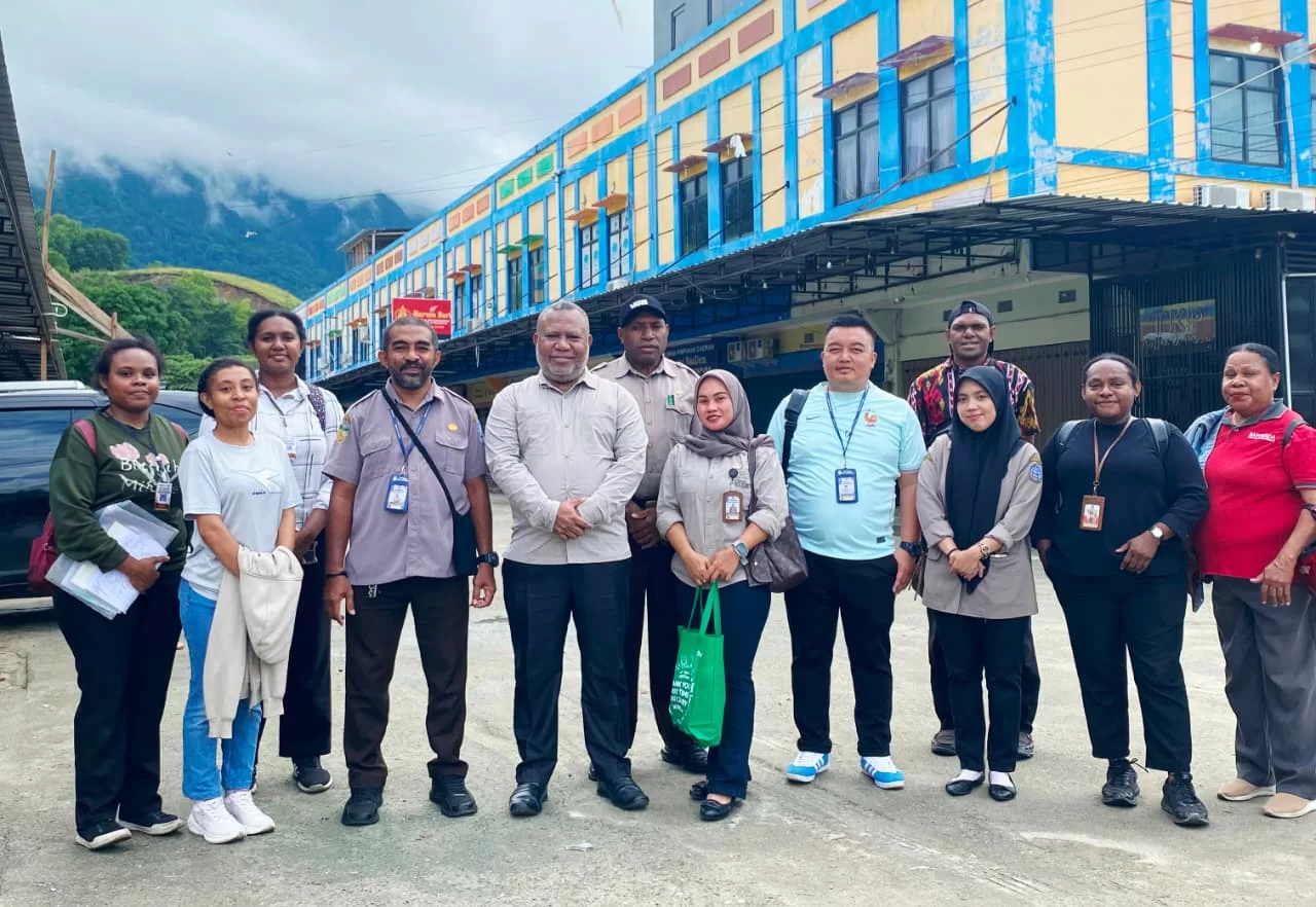 Sambut FDS 2026, Bappenda Kab Jayapura Monitoring Reklame Percantik Wajah Sentani