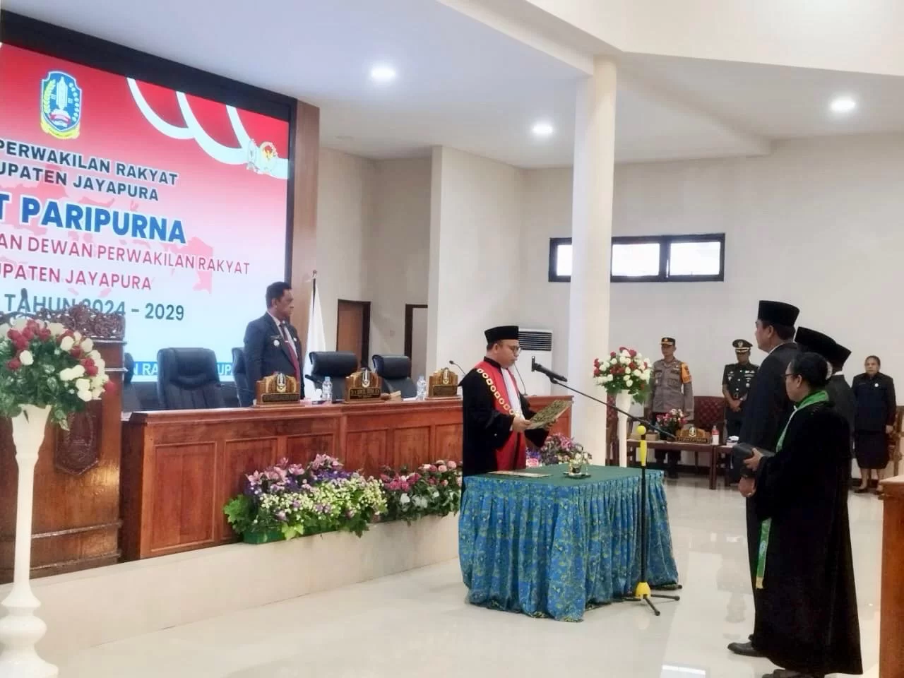 Tiga Pimpinan DPRK Kabupaten Jayapura Resmi Dilantik