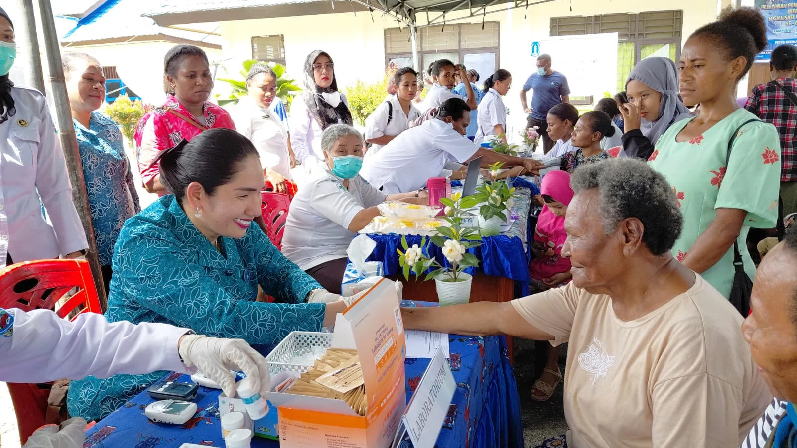 TP-PKK Kab. Jayapura Jemput Bola, 150 Warga Sentani Barat Antusias Ikuti Pemeriksaan Kesehatan Gratis dan Pendampingan Ibu Hamil