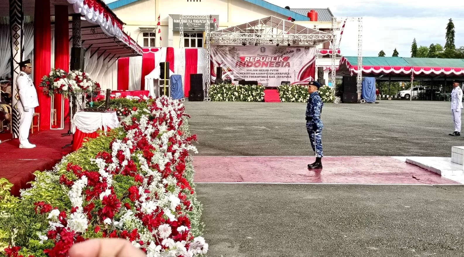 Wakil Bupati Haris Yocku Jadi Irup Pada Upacara Penurunan Sang Saka Merah Putih
