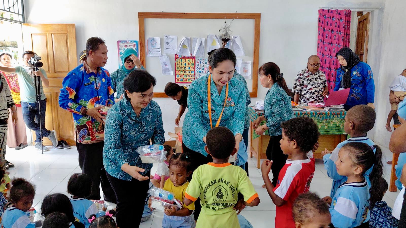 Peduli Generasi Emas Papua TP-PKK Gencar Kunjungi PAUD dan TK