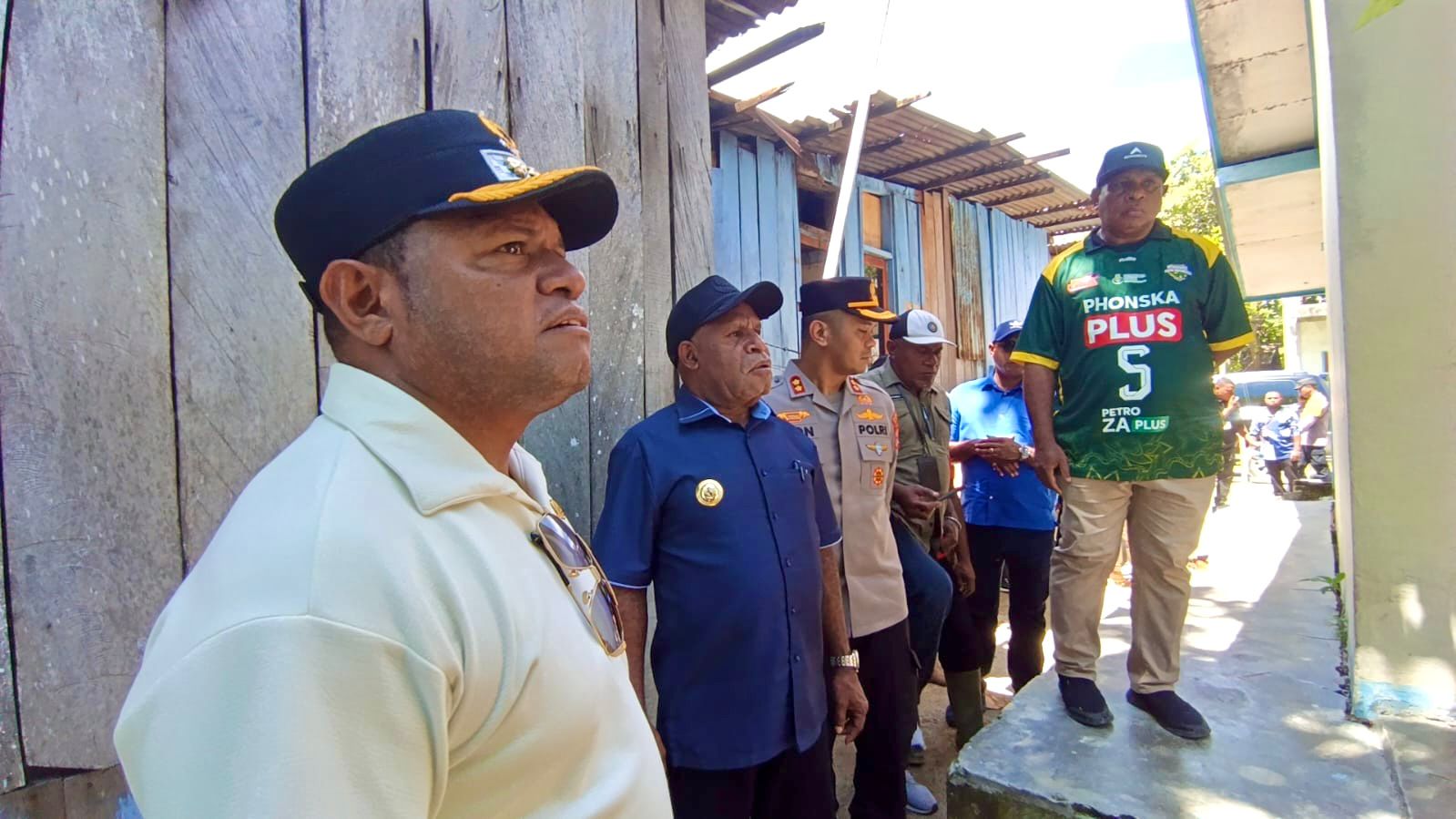 Bupati dan Wabup Jayapura Pantau Pembangunan Jalan dan Tinjau Layanan Kesehatan di Tarfia